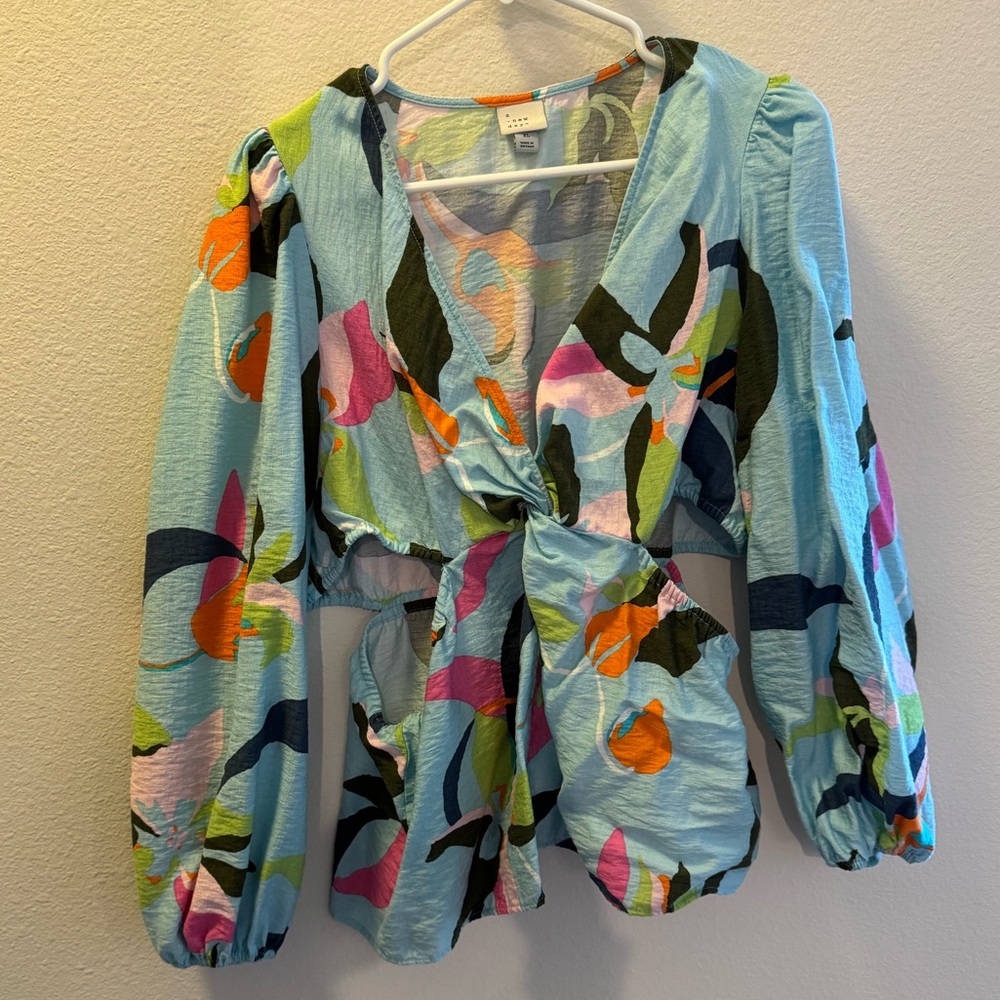 A New Day Cutout Sides Blouse – Size XL, Vibrant Colors